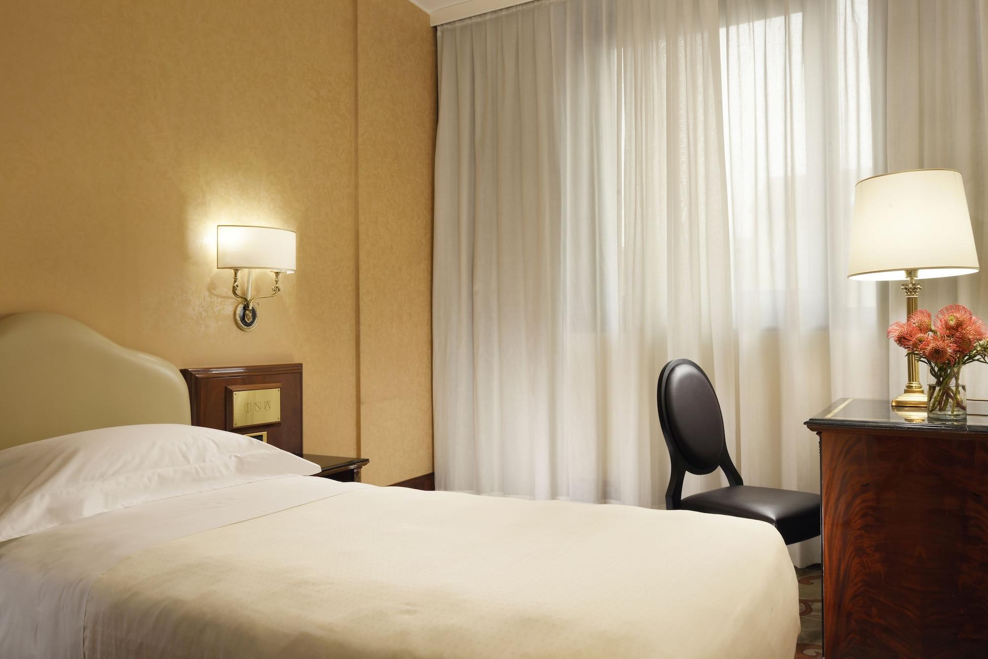 Unahotels Scandinavia Hotel
