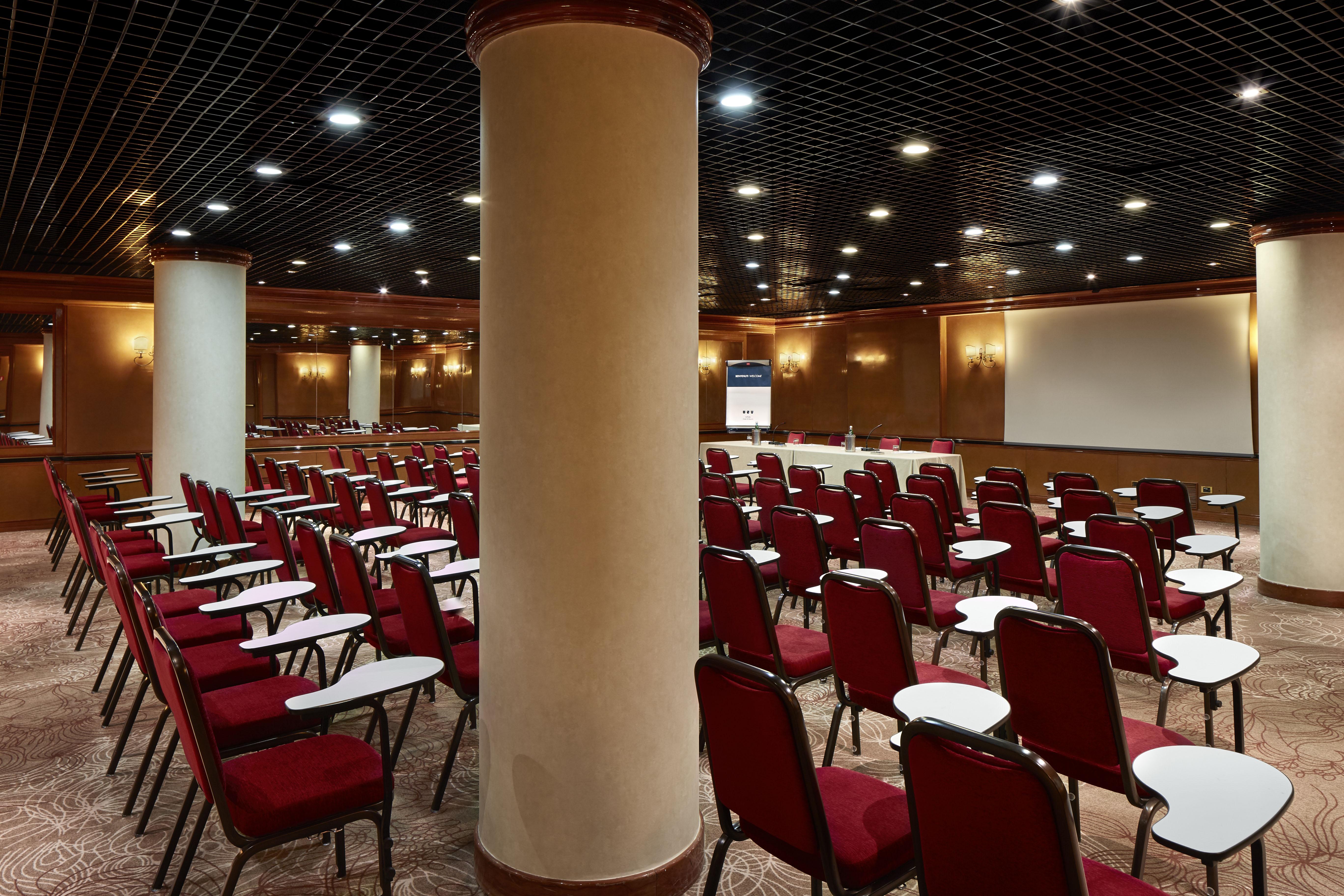 Unahotels Scandinavia Hotel 4*
