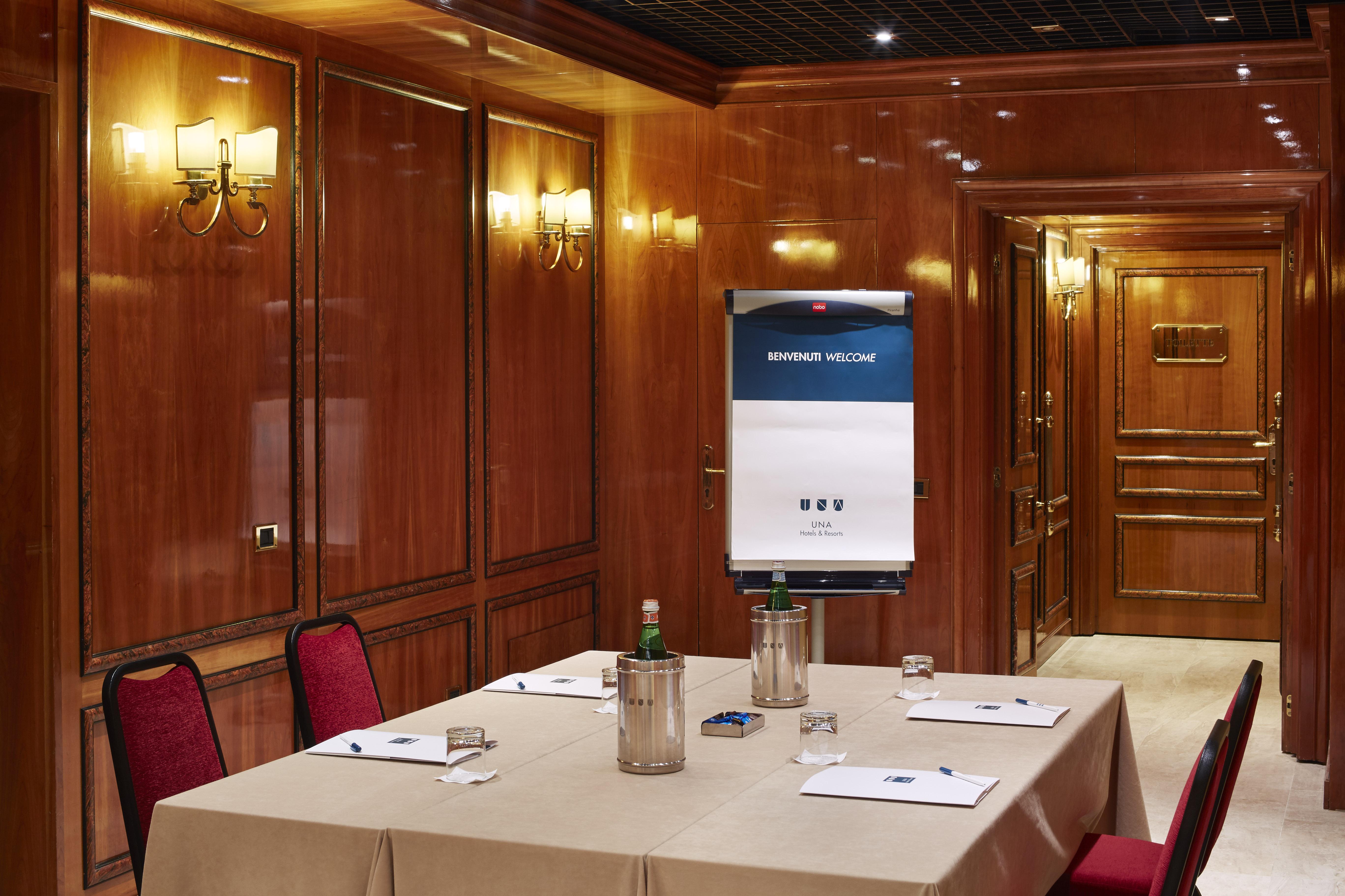 Unahotels Scandinavia 4* Milano