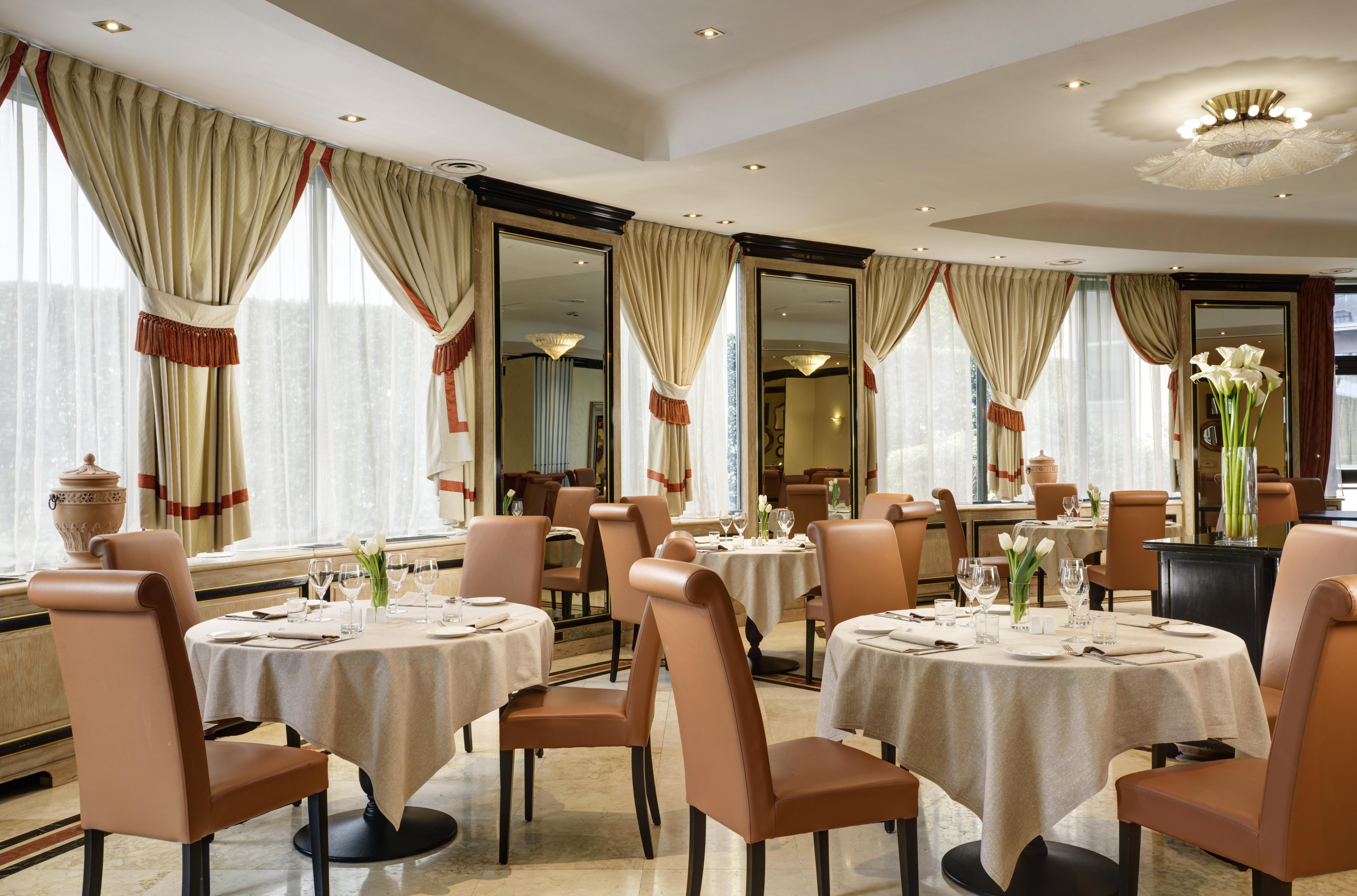 Unahotels Scandinavia 4* Milano