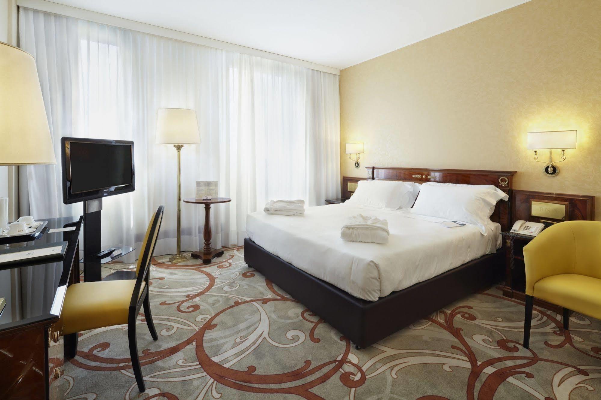 Unahotels Scandinavia Hotel 4*